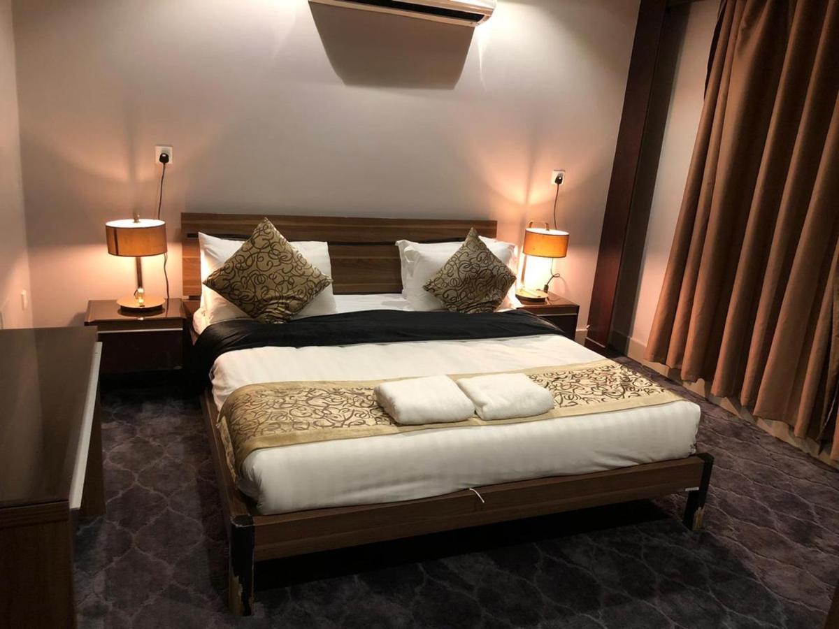 Stars Home Suites Hotel - Al Hamra เจดดาห์ ภายนอก รูปภาพ