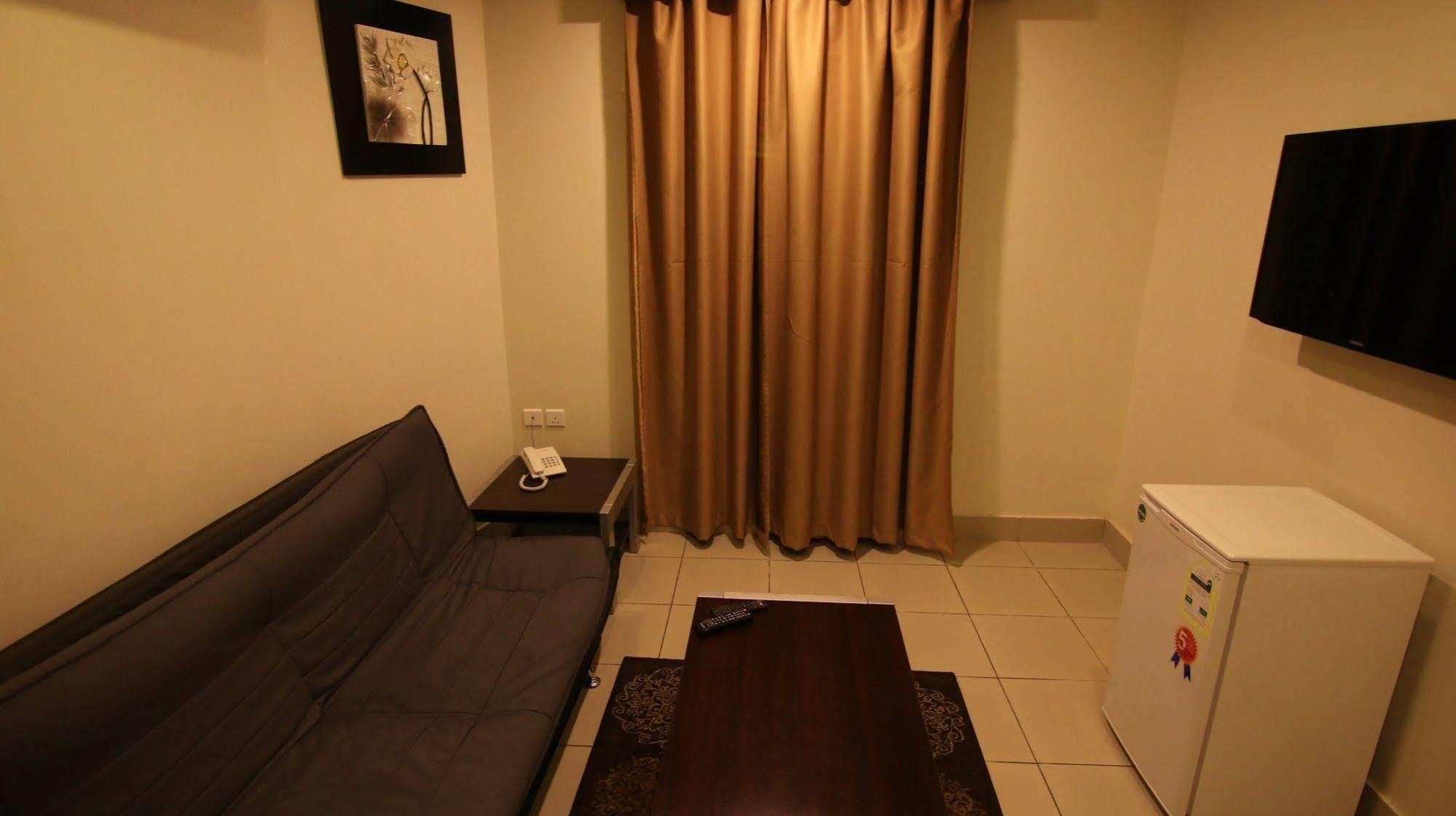 Stars Home Suites Hotel - Al Hamra เจดดาห์ ภายนอก รูปภาพ